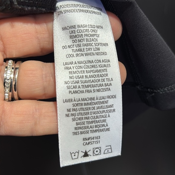 Calvin Klein Performance stretch racerback scoop neck,crop,removable pads - Picture 6 of 6